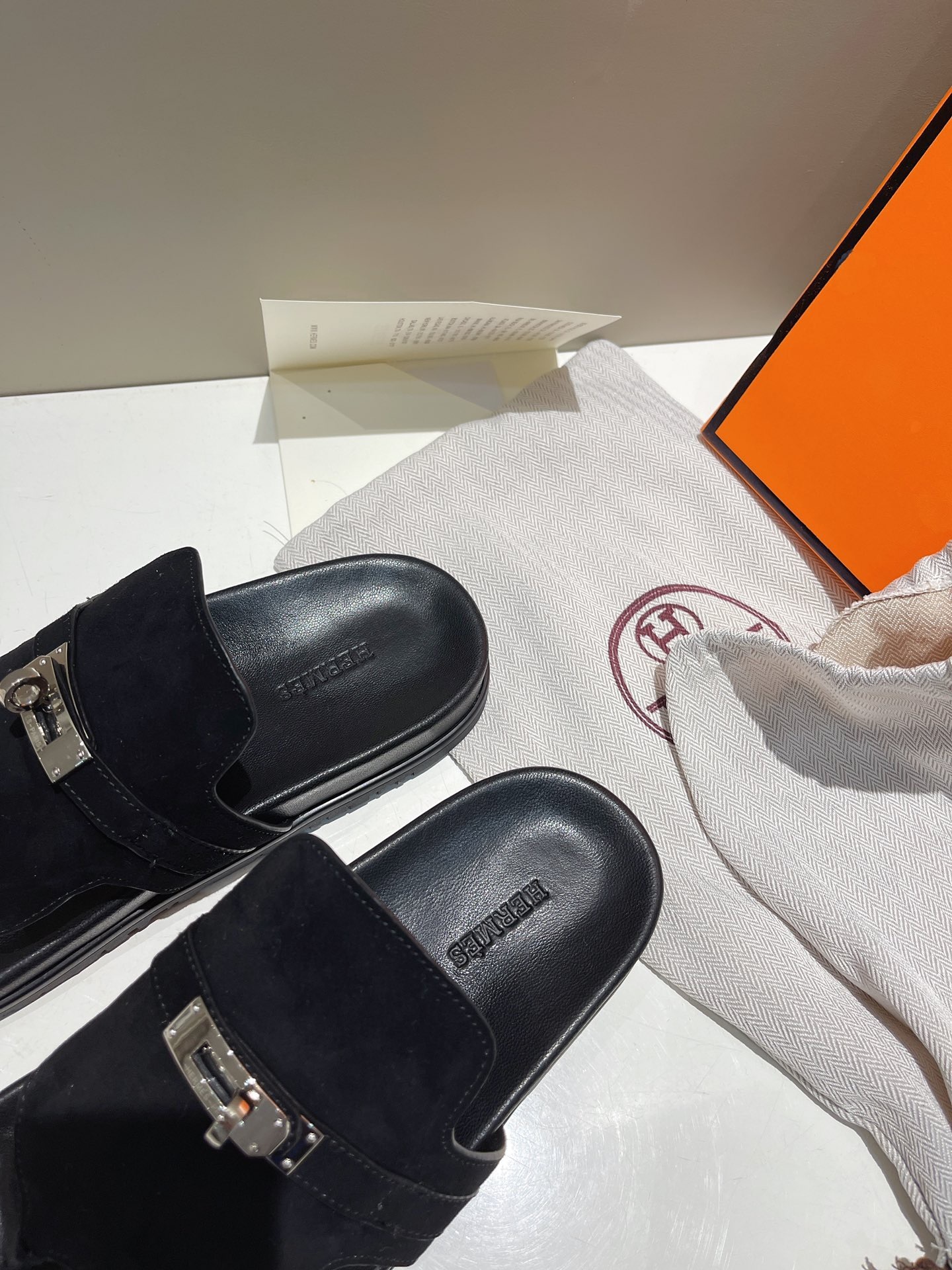 0F983D28-FBF2-4550-8D69-12CEC10AC33A