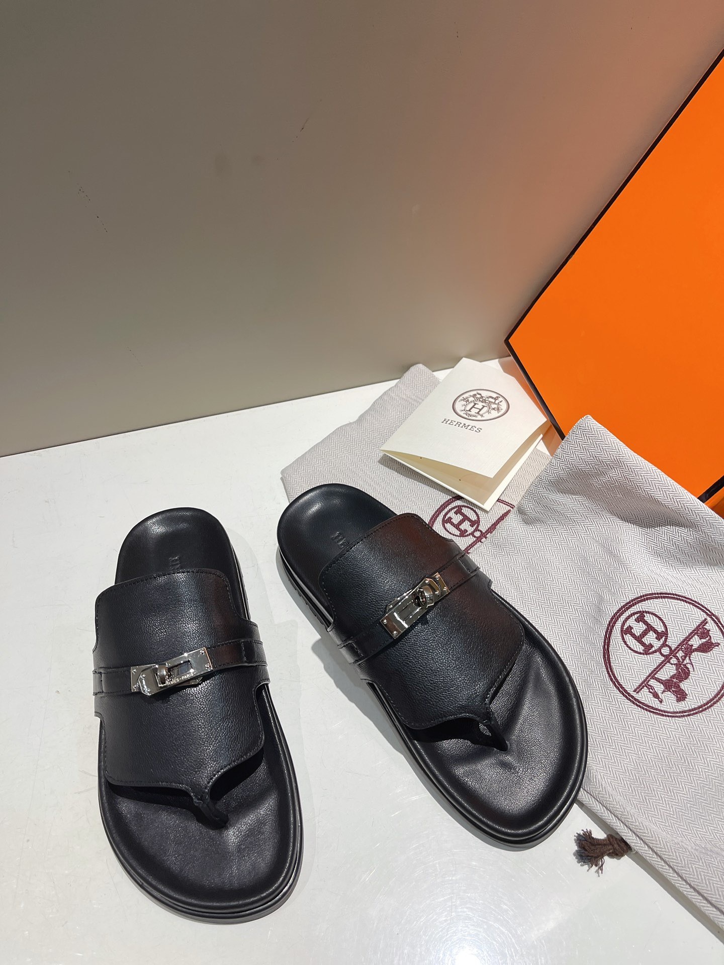 FBA75B27-D139-4819-9374-E0AC7689A720