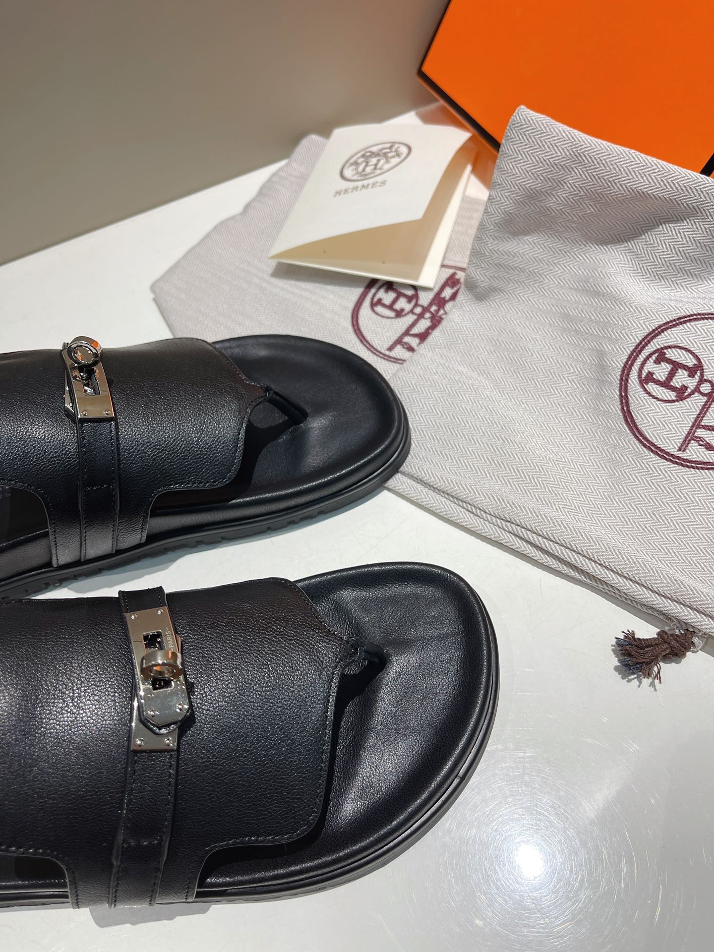 D5A7FEB5-4805-4C12-884E-EC912561A842