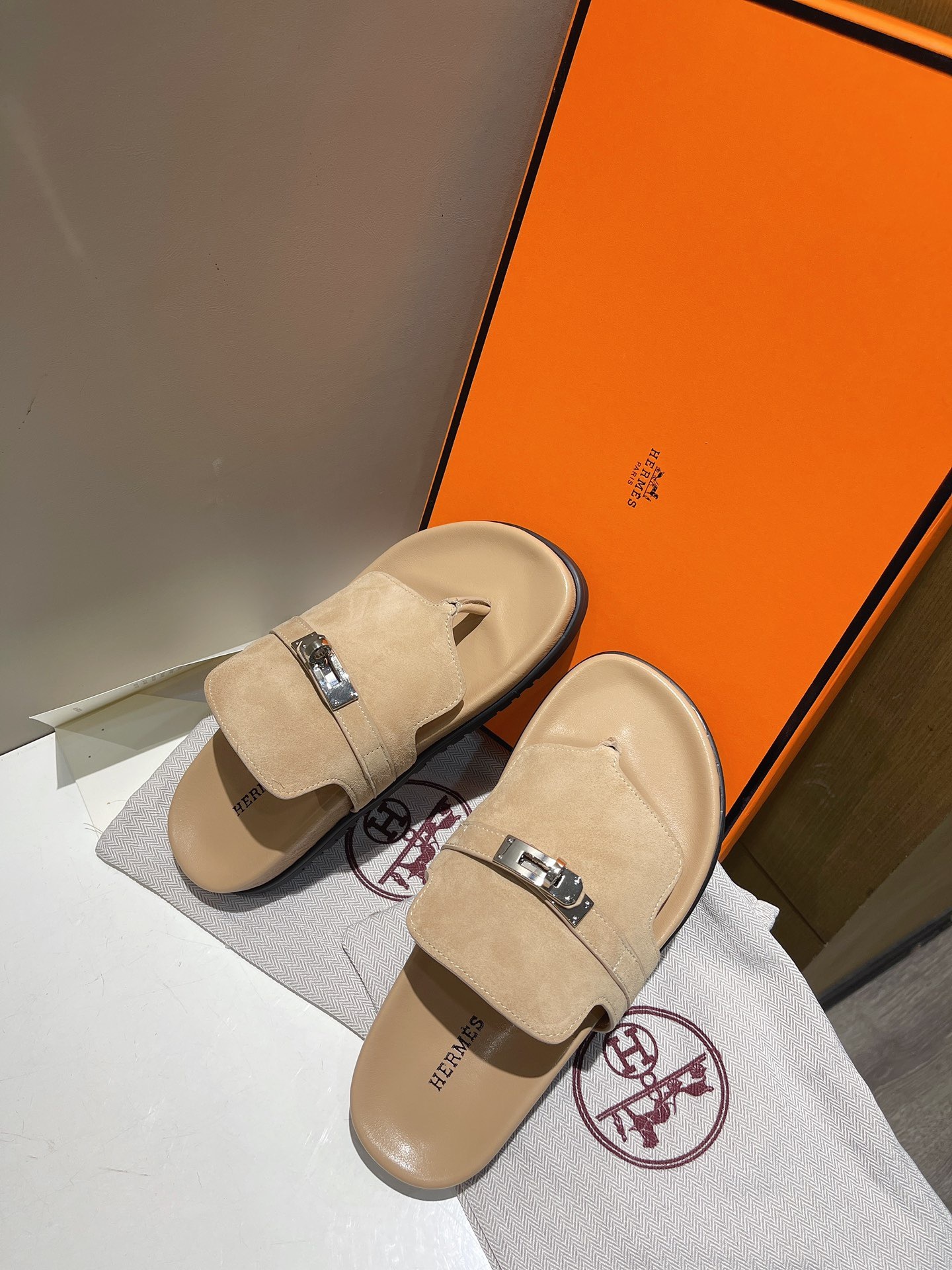 1DCABEB6-3448-476E-9283-188B67105160