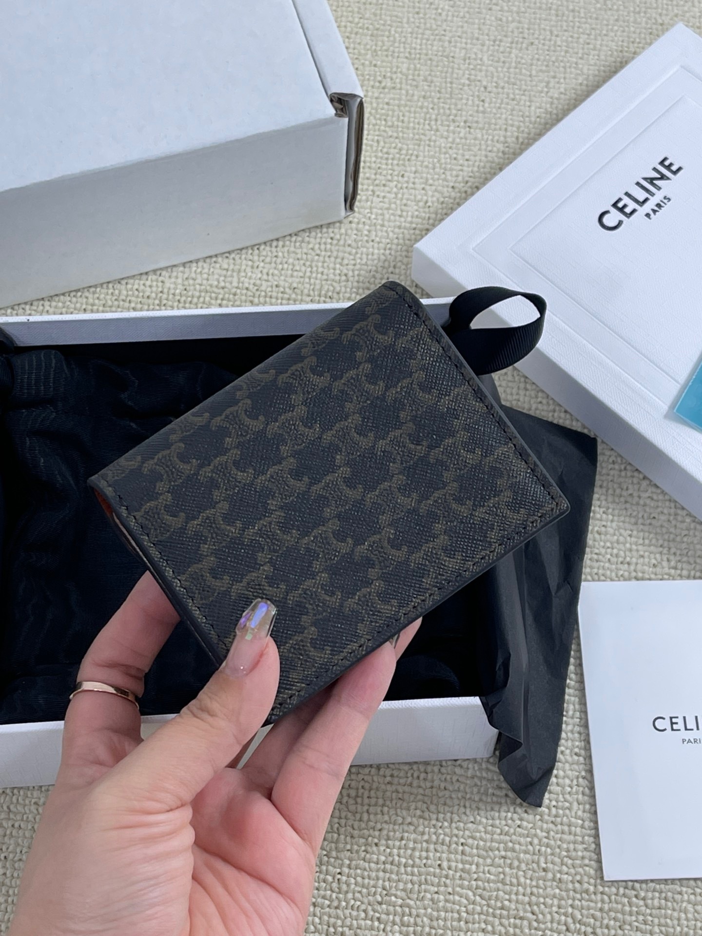 829CB5E4-D6A1-4150-A4C4-06D43D75AE58