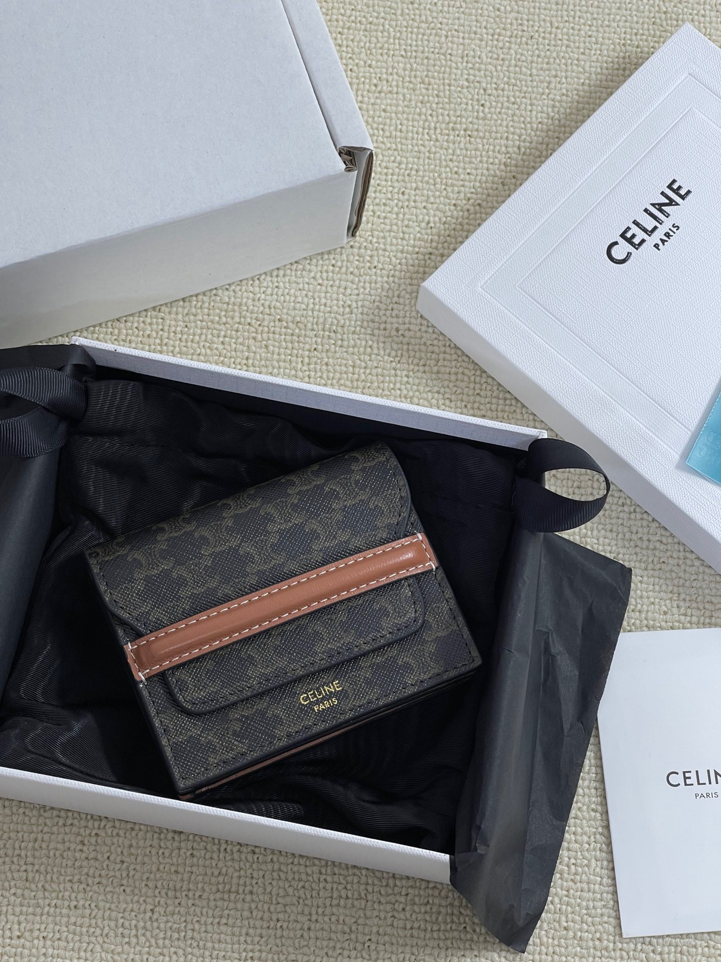 337F9F36-9075-4FB6-AB2A-39A1590F58BE