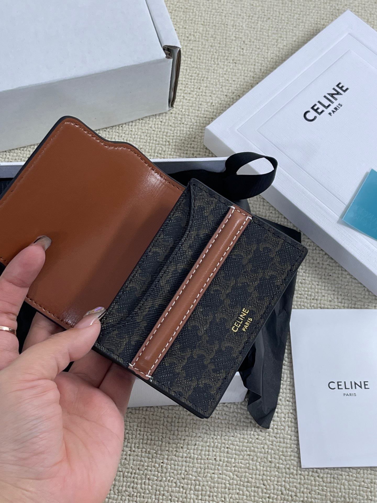 555666A1-4952-4911-9764-3E6B96B0A4B4