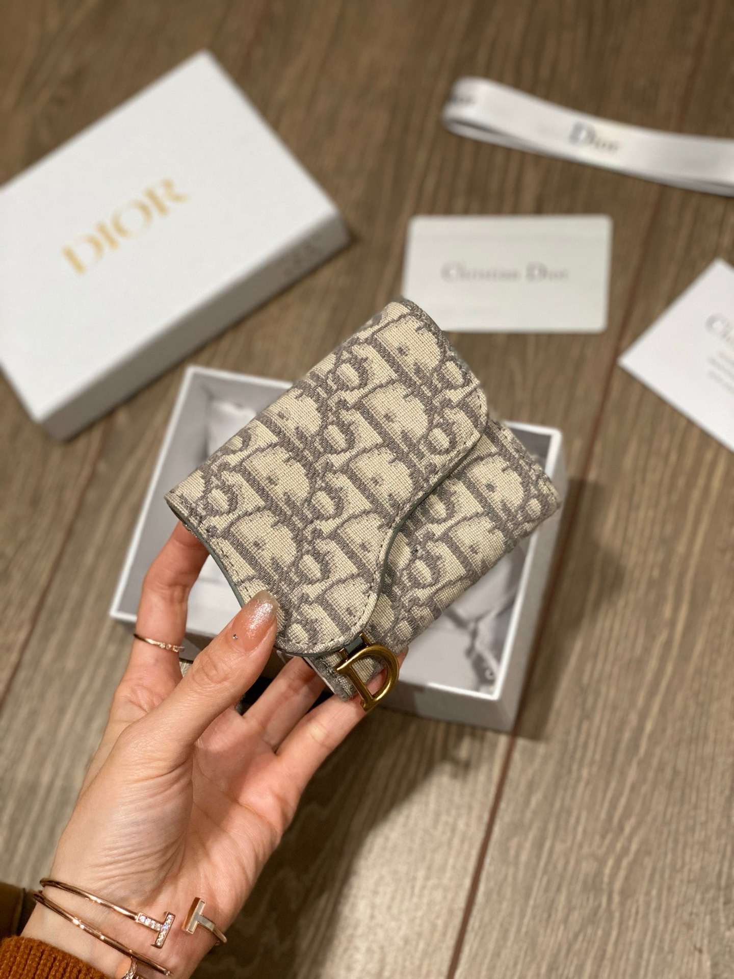 8103D9F1-08C7-42F4-A37E-8F3FC4B898DD