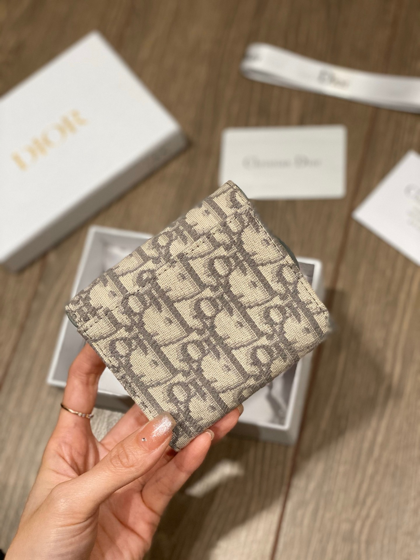 7FDAD2A3-D744-46E3-B3F6-5C03154CBF90