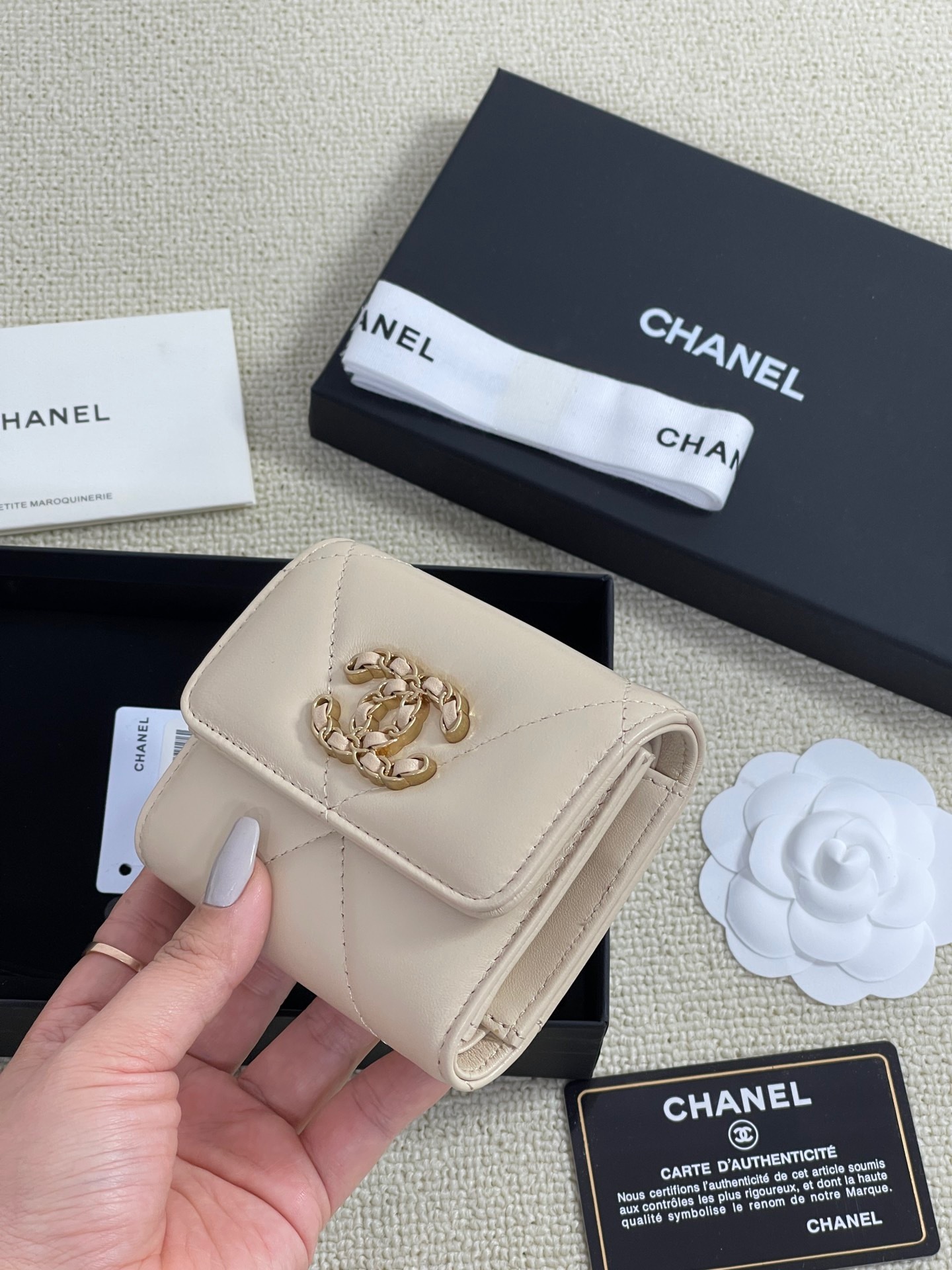 8A8C933B-C456-4AE2-AE89-733589FE1E28