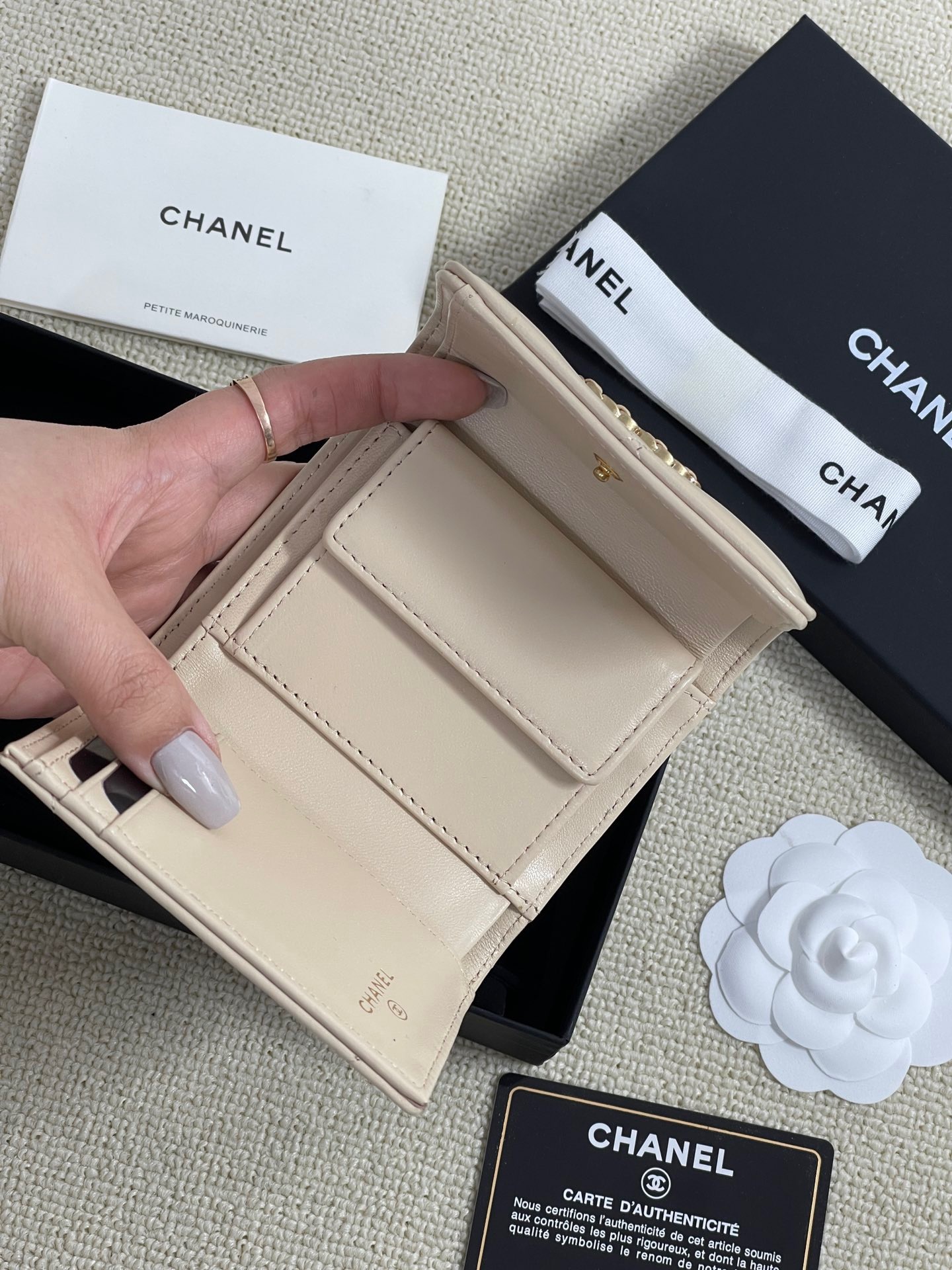 1A4425F0-6AA8-4448-9016-9E76D5848BEF