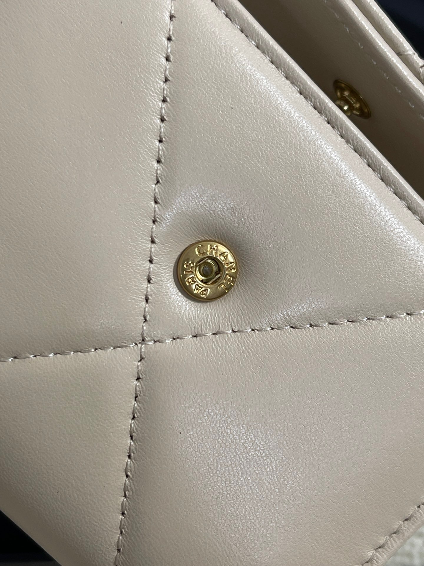 17686327-B159-4413-ADEF-5783147E3958