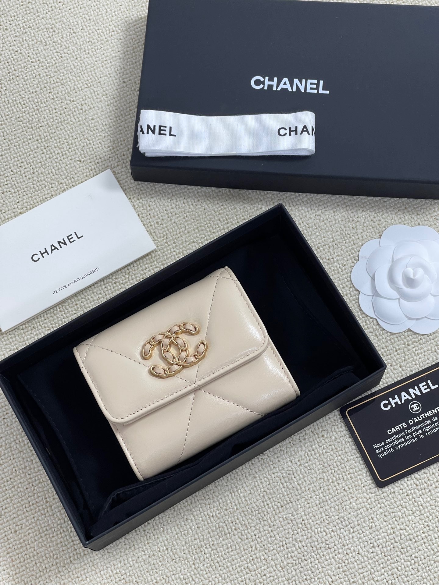 095A39F1-9D6A-415C-A17B-D58713C0FFC0