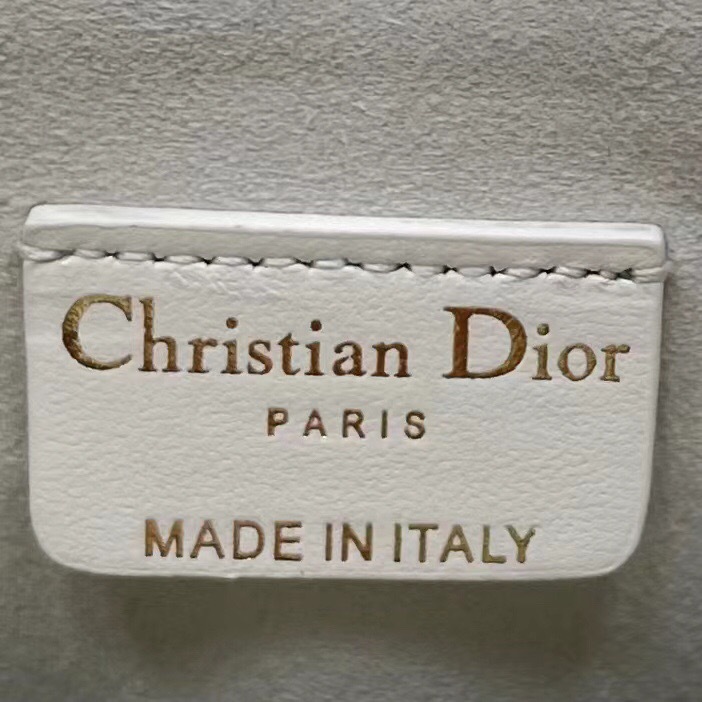 1D8753A4-E77D-43CB-9981-7E4C20E426F0