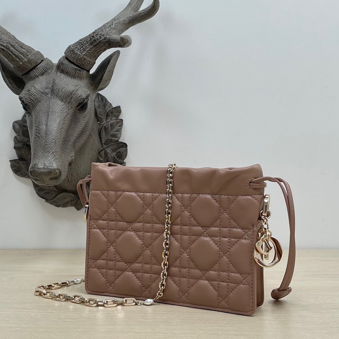 F84D1860-28C1-438E-BDA6-8C75CA6AA305