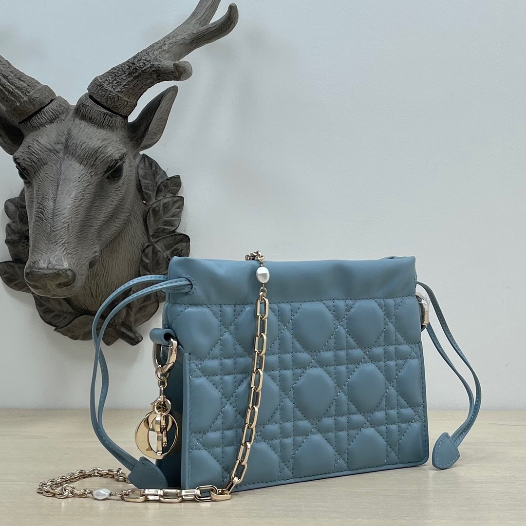 87F60901-9F47-4E4E-A7A6-7C02BCC610A4