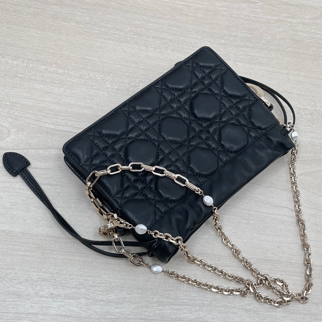 E86D23D1-290D-4462-8064-356155F691DB