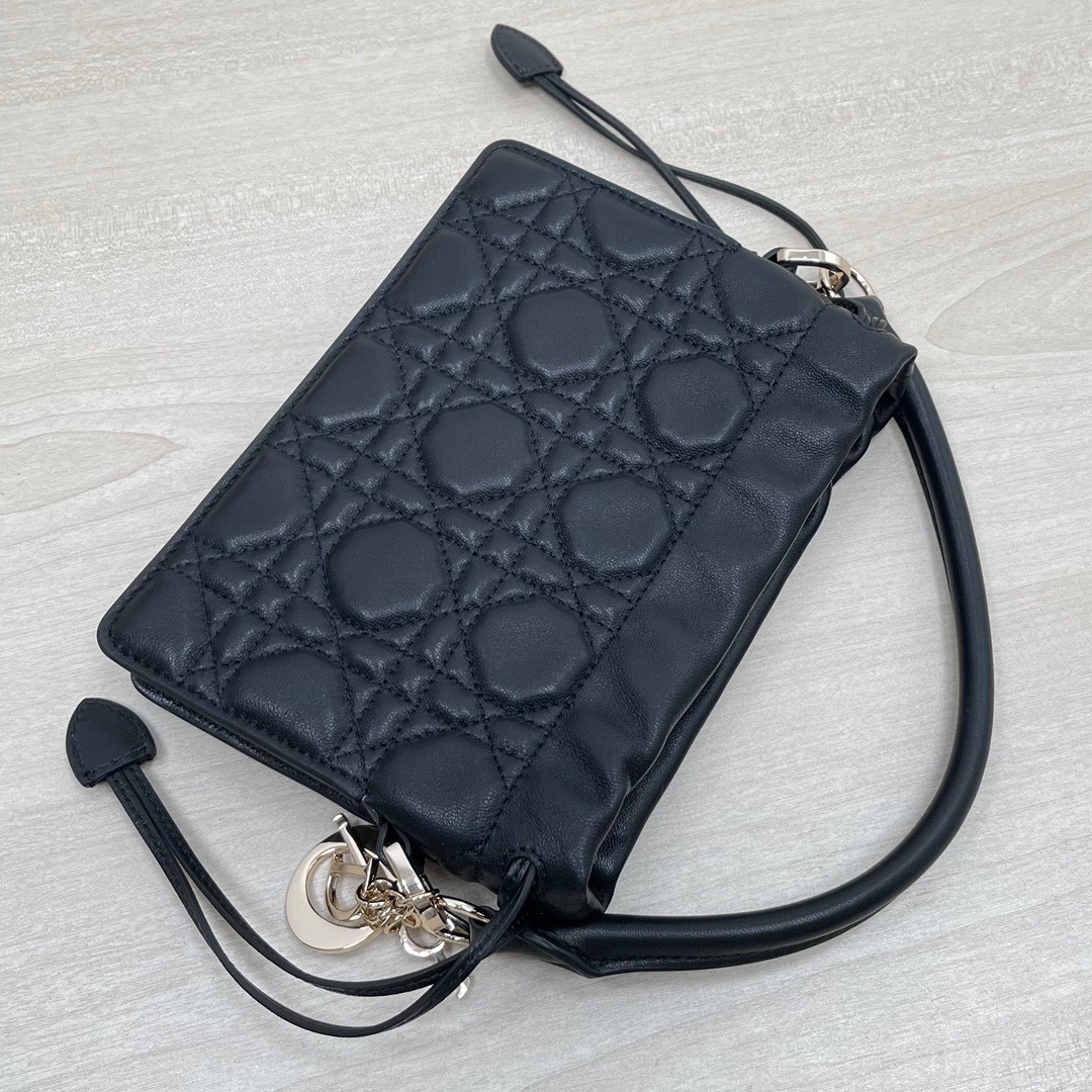 28120553-AD16-4C13-B5DF-8F423DB758DB