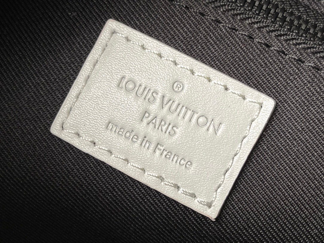 BCE6B53C-1357-446F-A934-9A12AD706BB1