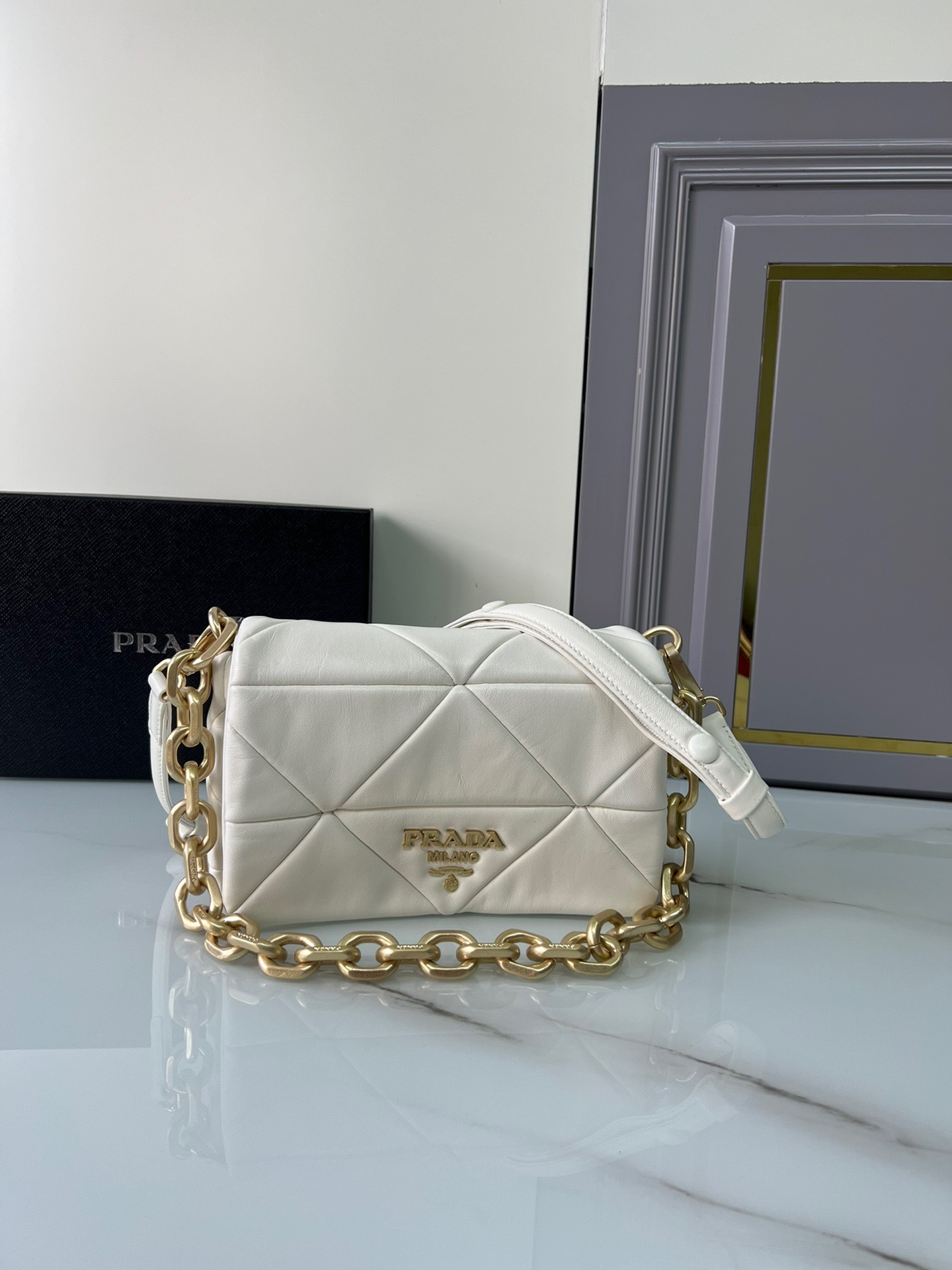 24CEFEEB-4703-40BF-8AE8-251464E19E33