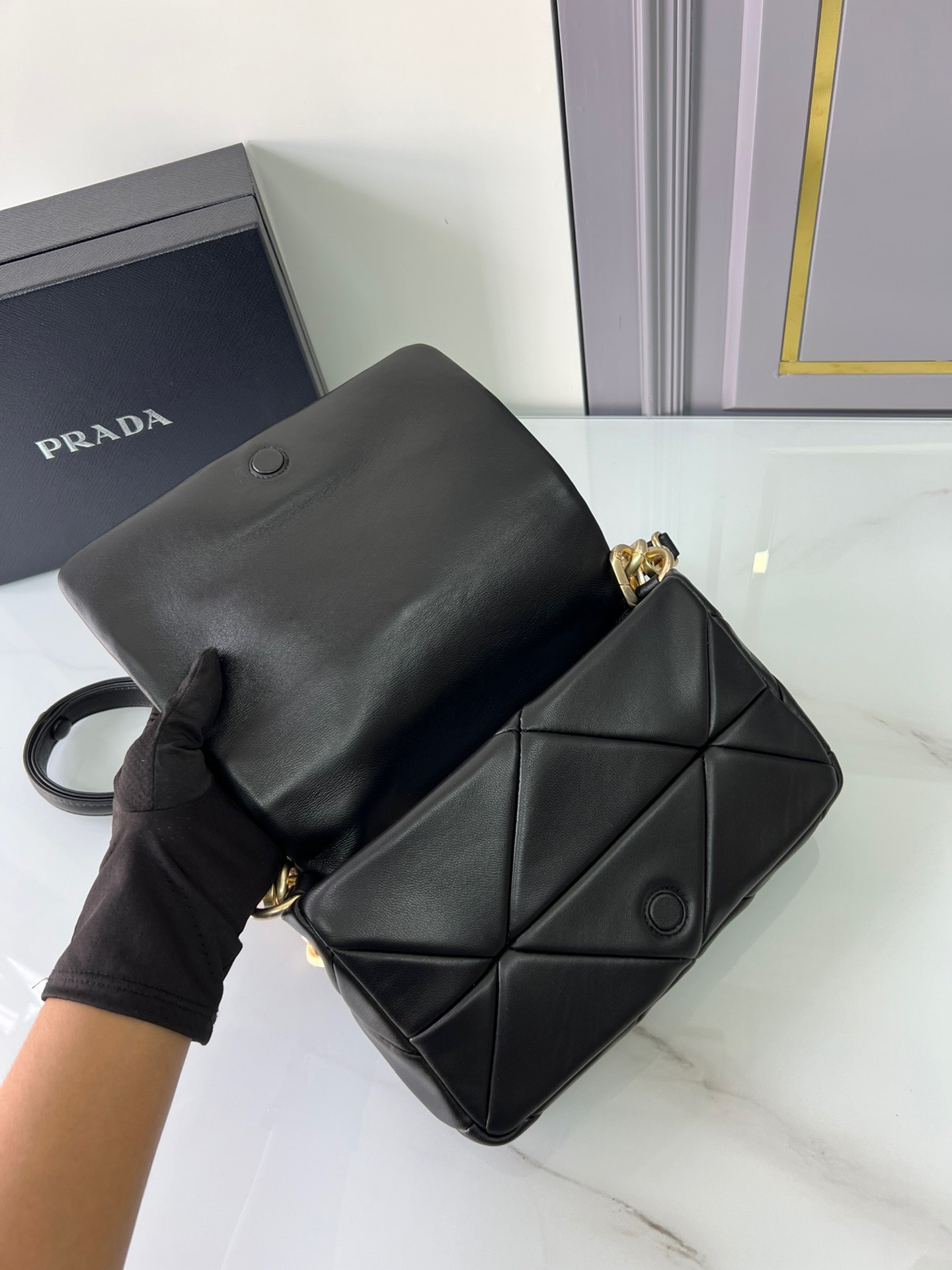 729095F0-2AAB-4A19-B676-BB1AEB40544F