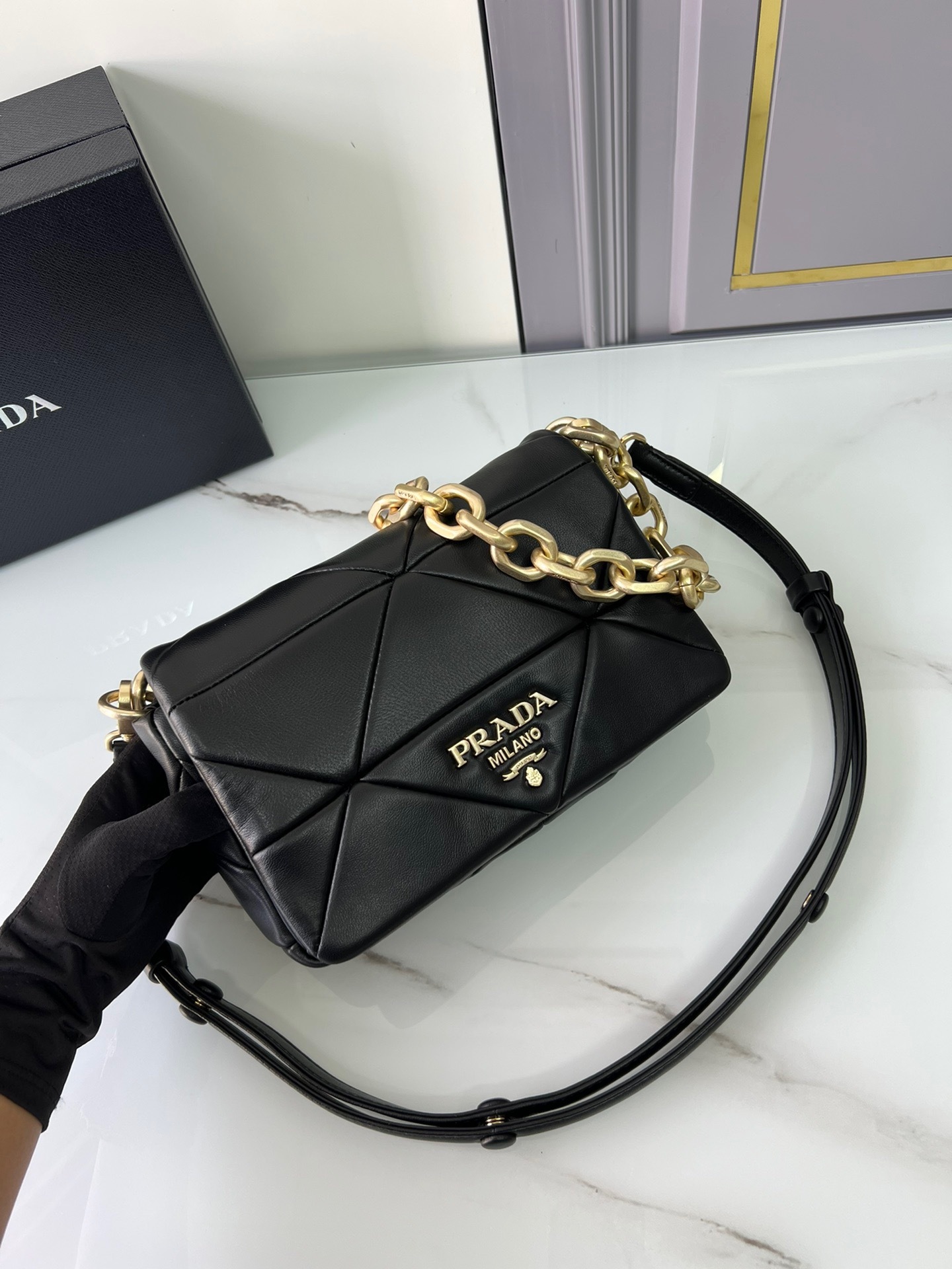 3B31D155-8994-4F12-AE13-192FBC5A986F