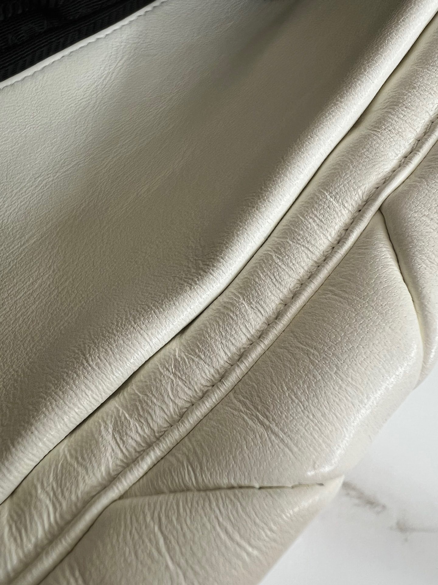 FCDC85C8-C151-483C-8D6E-192D4CB97389