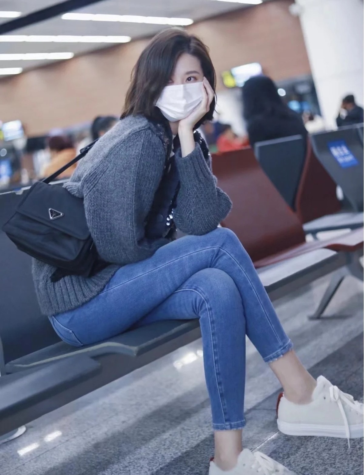 68DB21E8-5411-4121-A0E7-73ACB411C96D