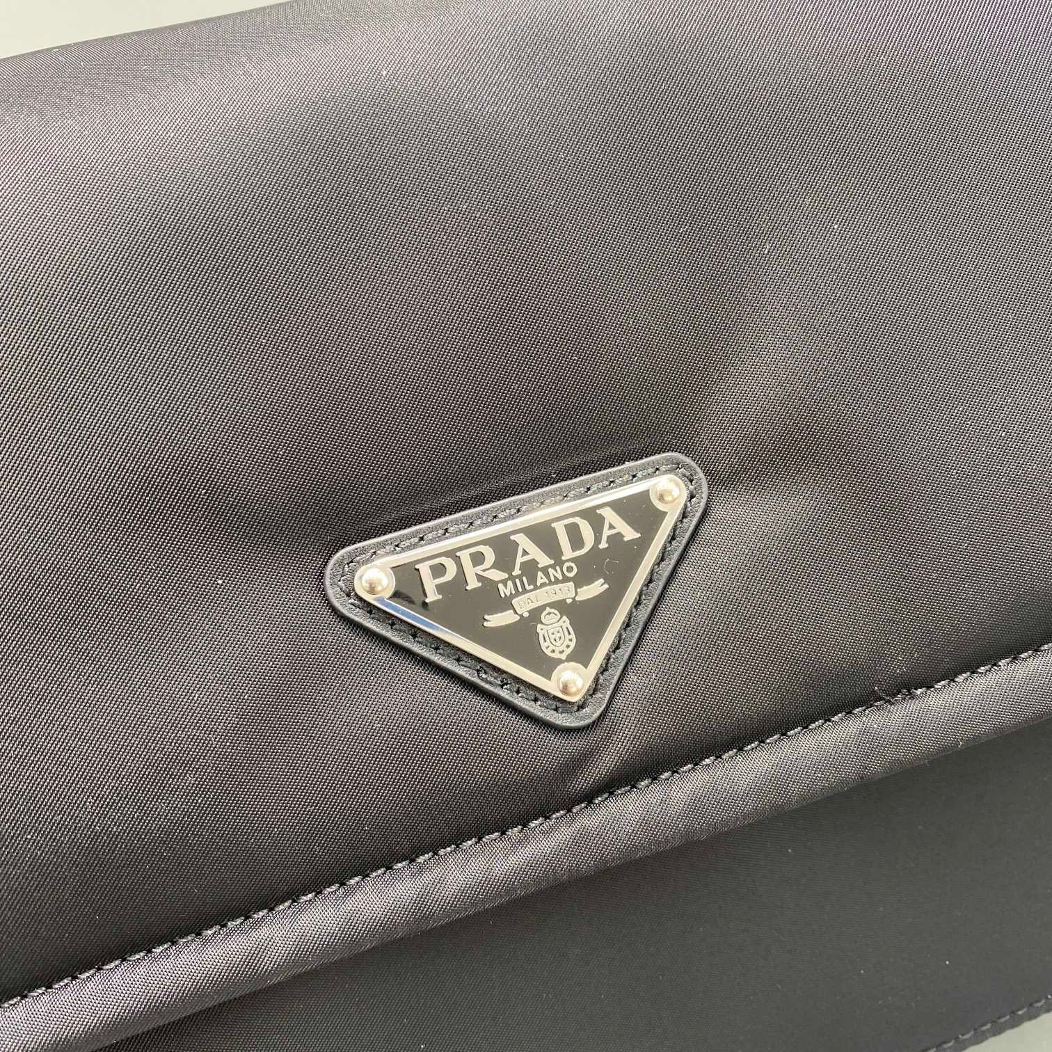 8FA8B9A1-266A-4725-BB53-883BA2179792