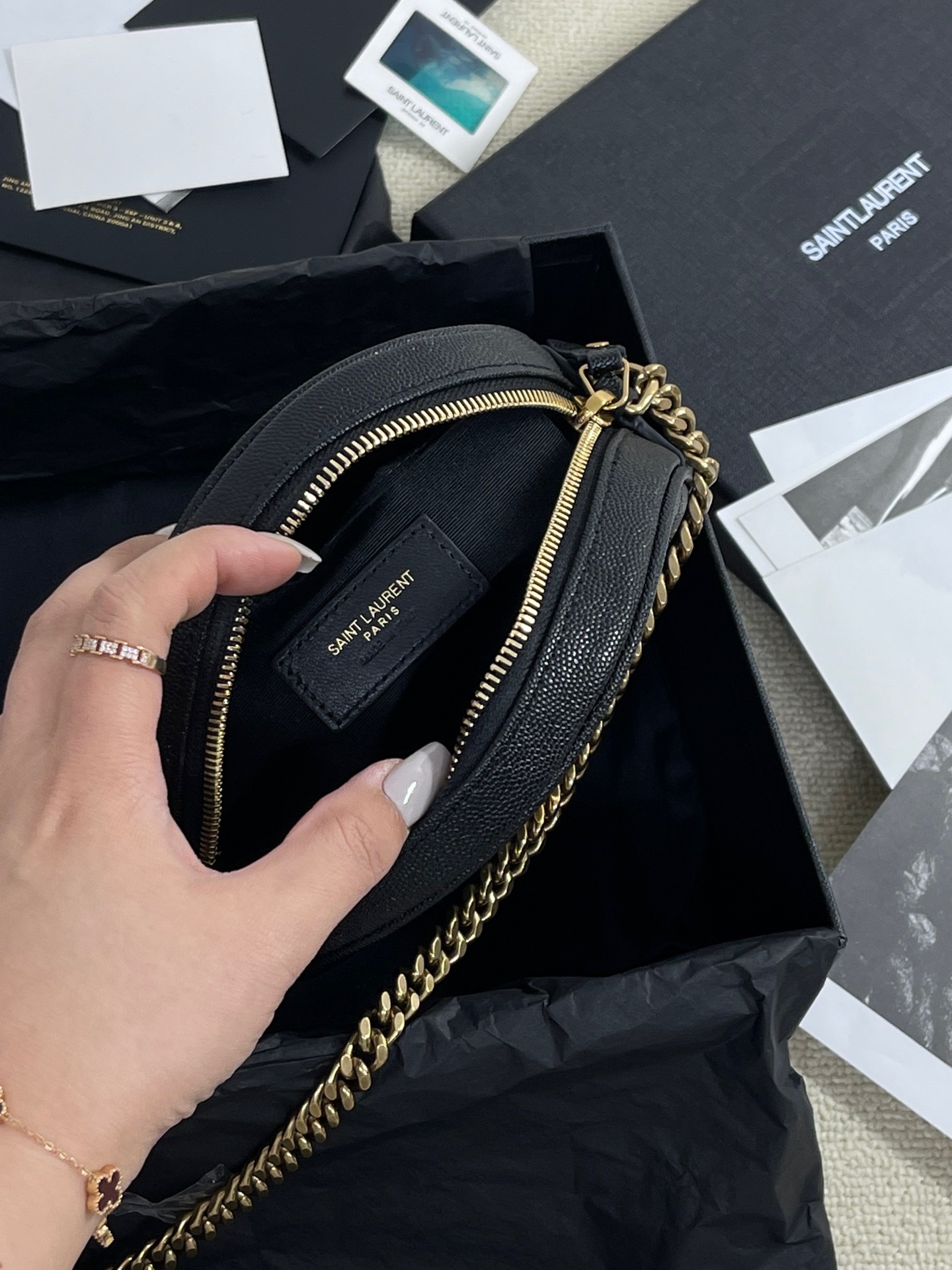 D112E5CC-43EC-404B-82ED-9BFEFD01EBFF