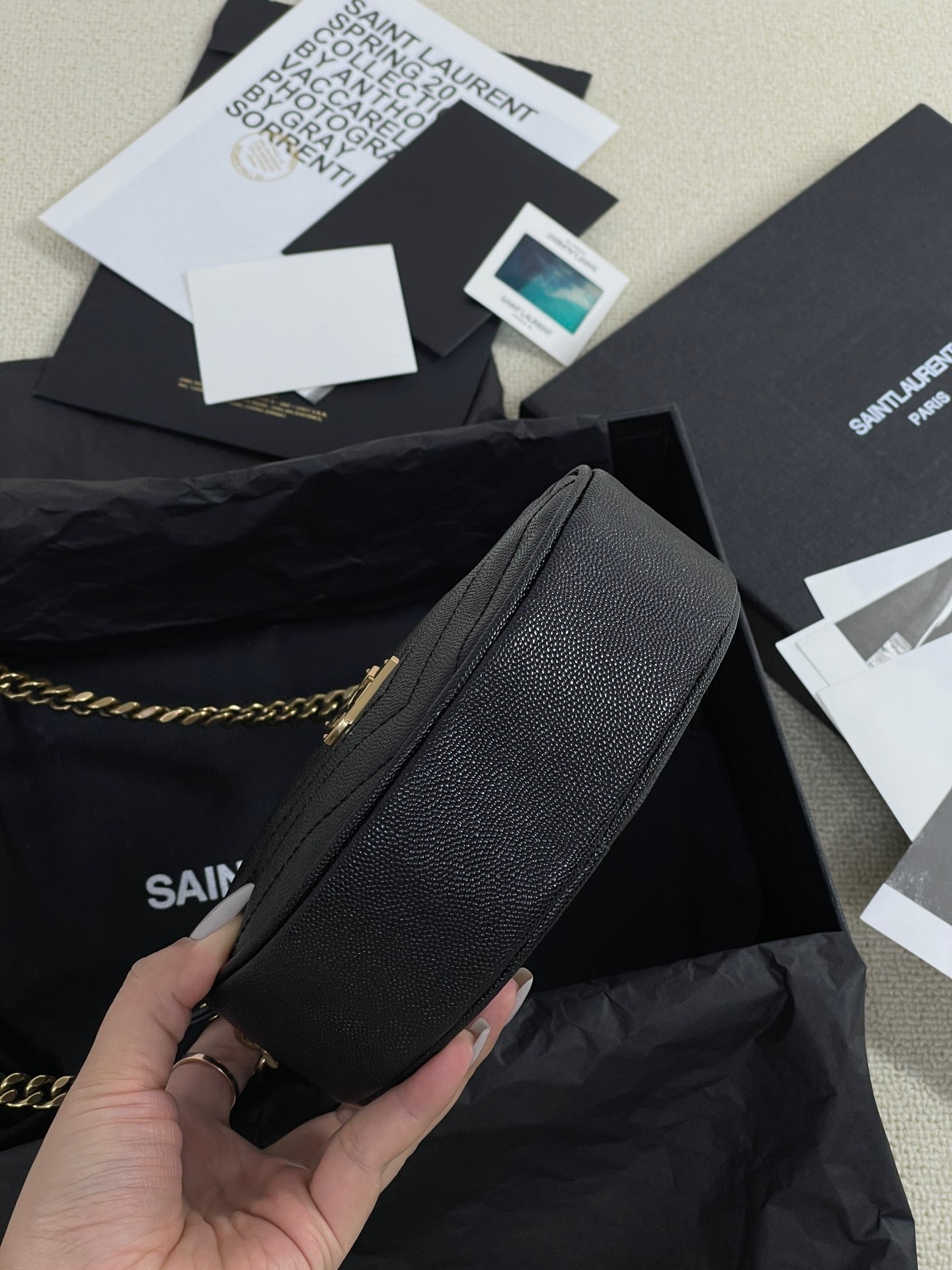 F913B69F-AD3D-467D-A5BD-50D4FE6F785A