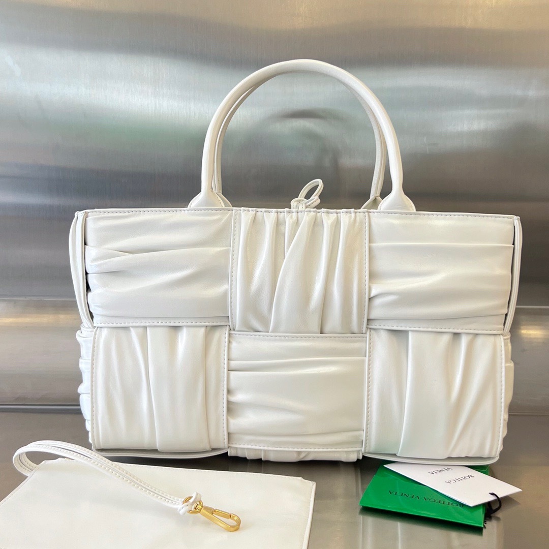 F3756BB4-700E-419C-9515-567EC89969A8