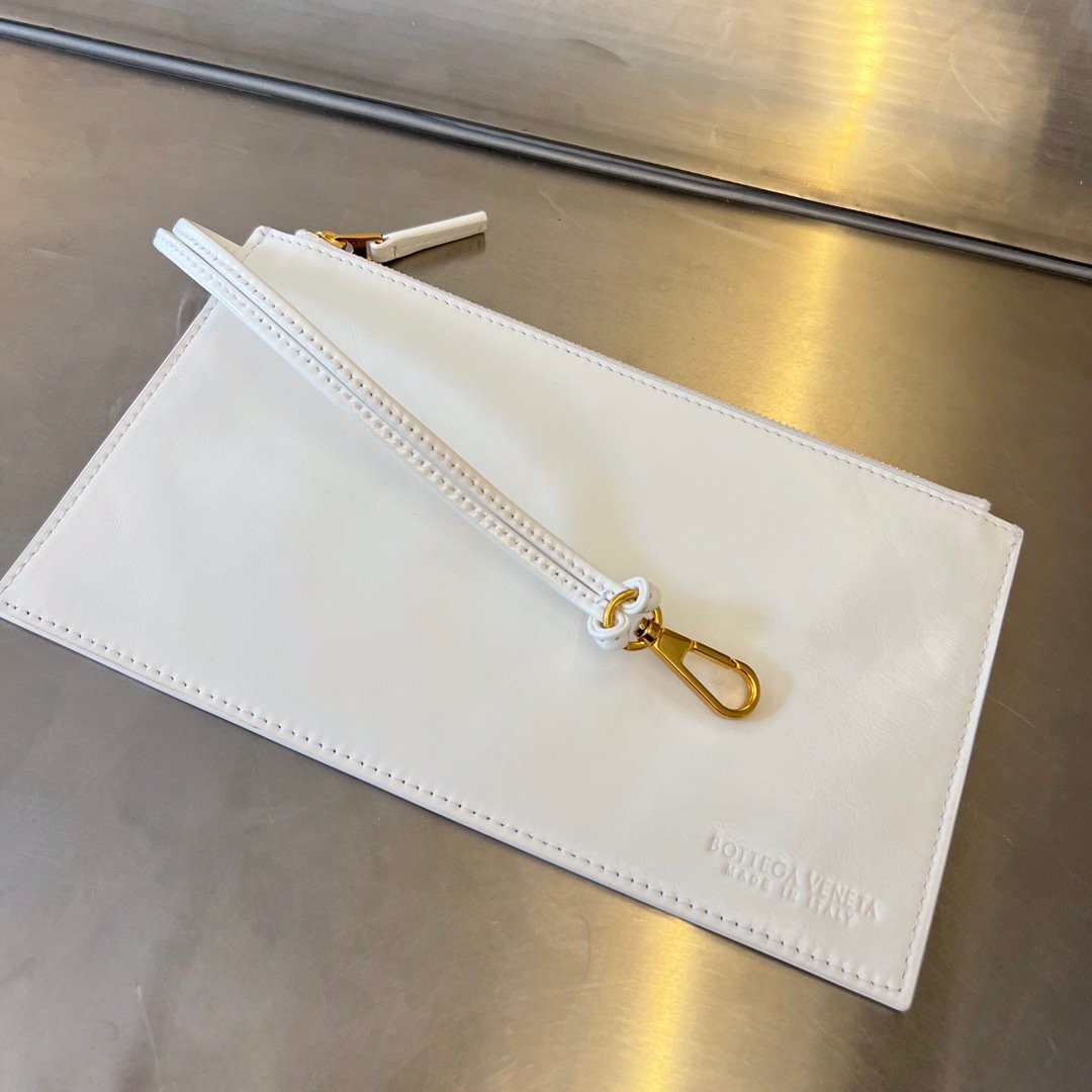 1DB68CD2-181D-4657-B7B7-A6860FA00B47