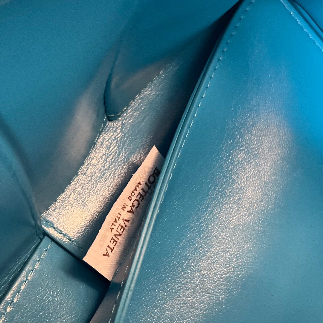 0A674B92-72A6-4B71-8F81-445515F916C0