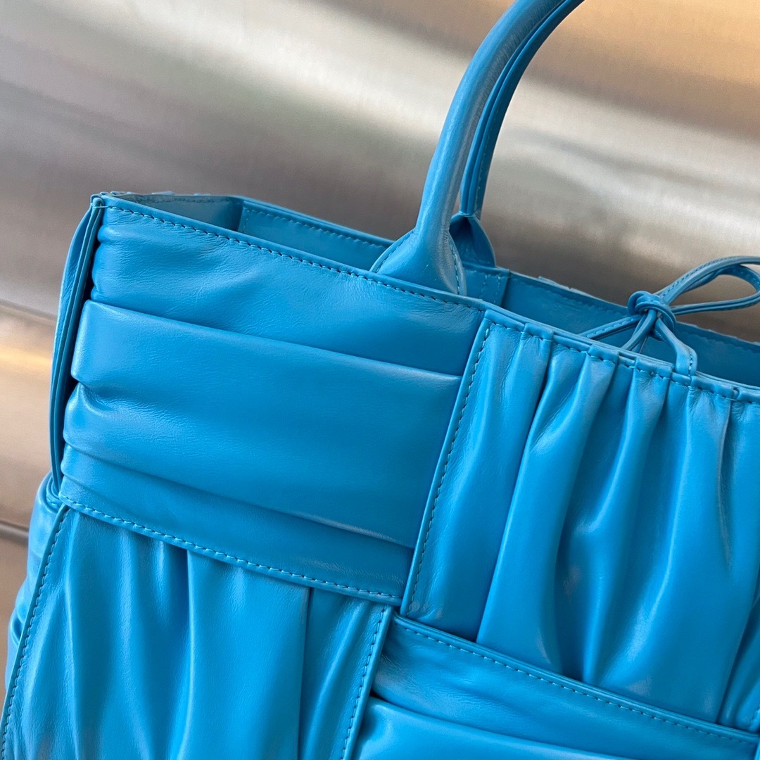 CE6B5236-1C63-478C-A969-DE9A30F6DF2B