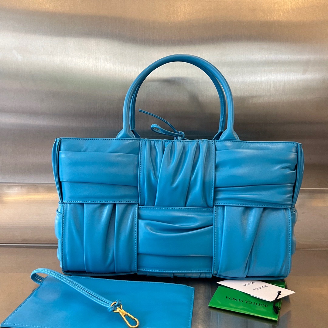 BCA9BB4F-FBB8-4BC1-A8B8-F46CD1B30441