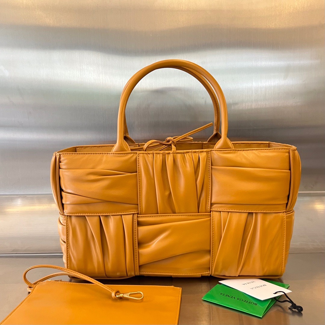 8E600582-DA81-4C06-BFC9-8852A412E954