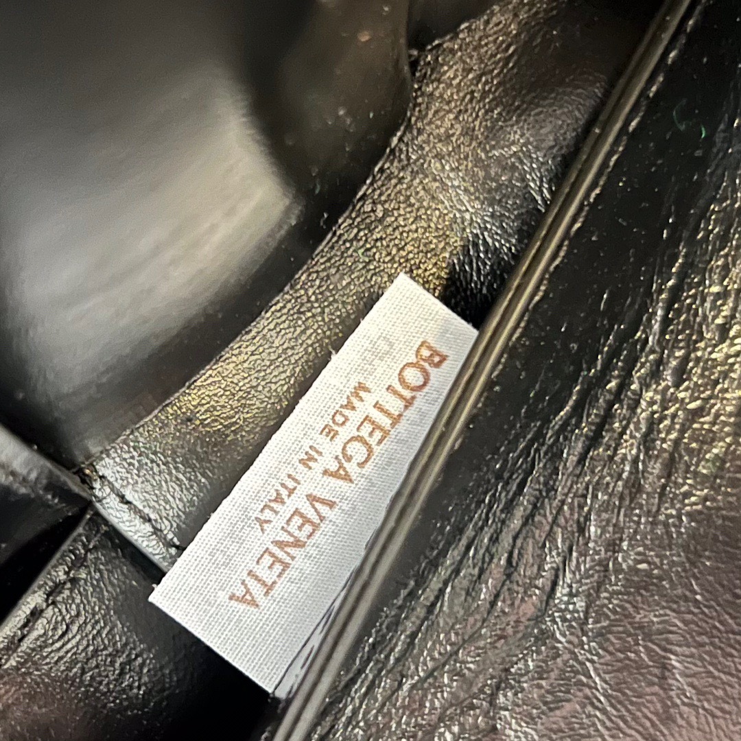 E364FB08-A42D-4692-AECD-74DD8BB6E306