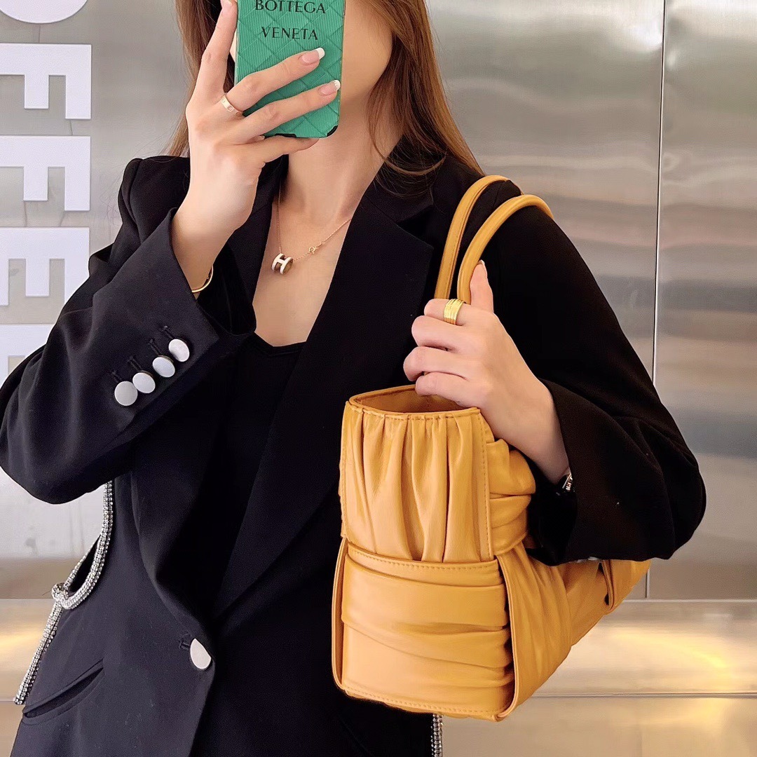 8470A535-07BB-49B1-B60F-EA34AAE3BBFF