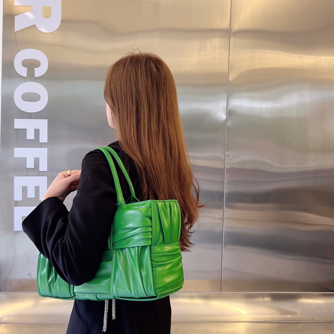 A0204073-672F-40A8-900A-7BBAFF3C3057