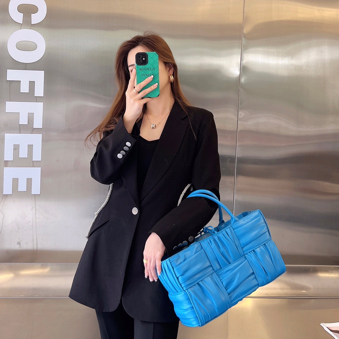 08FA8175-4D48-4204-A25F-A9FBCBEE9C95