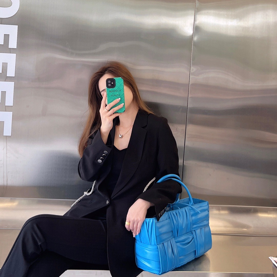 61F692C1-21BC-4405-B6D1-D97EF513D76E