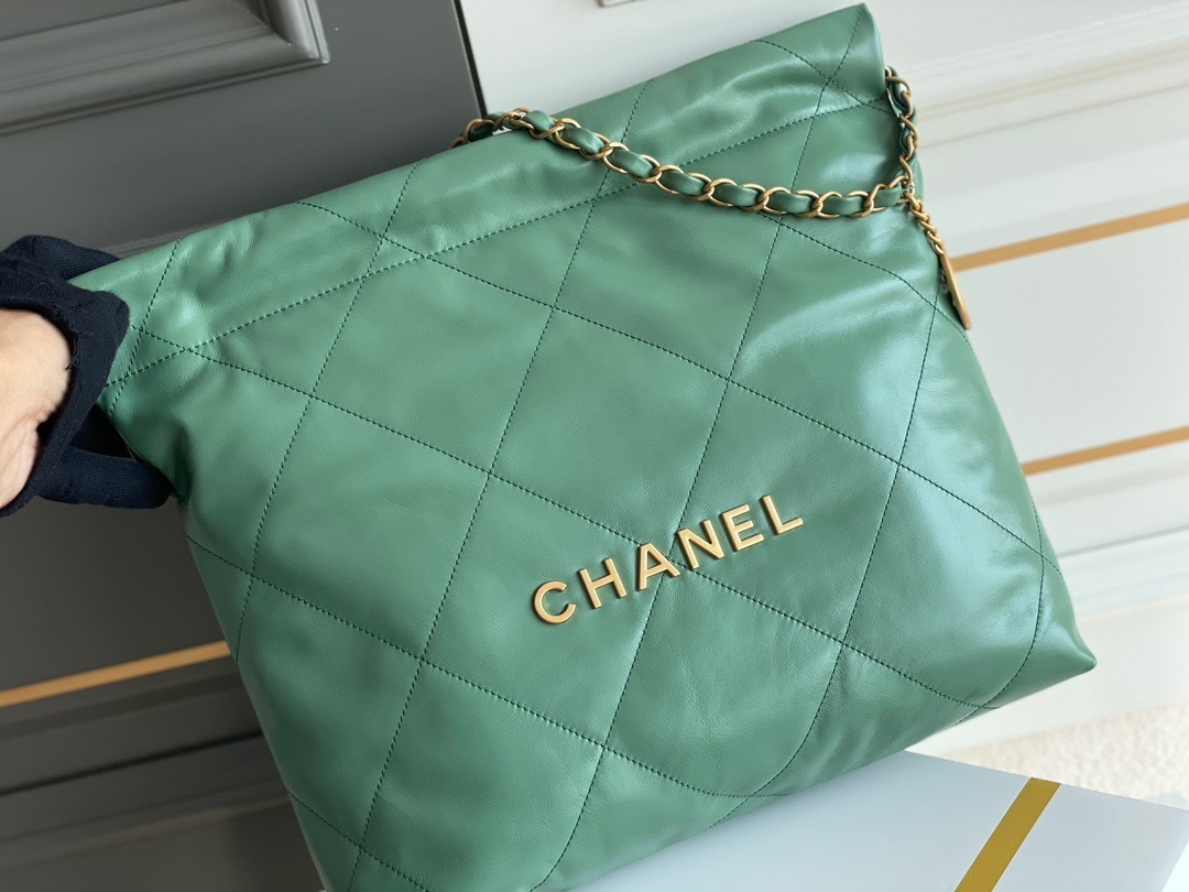 EF42B020-22EA-4D2B-B851-FDECCCC8F2D0