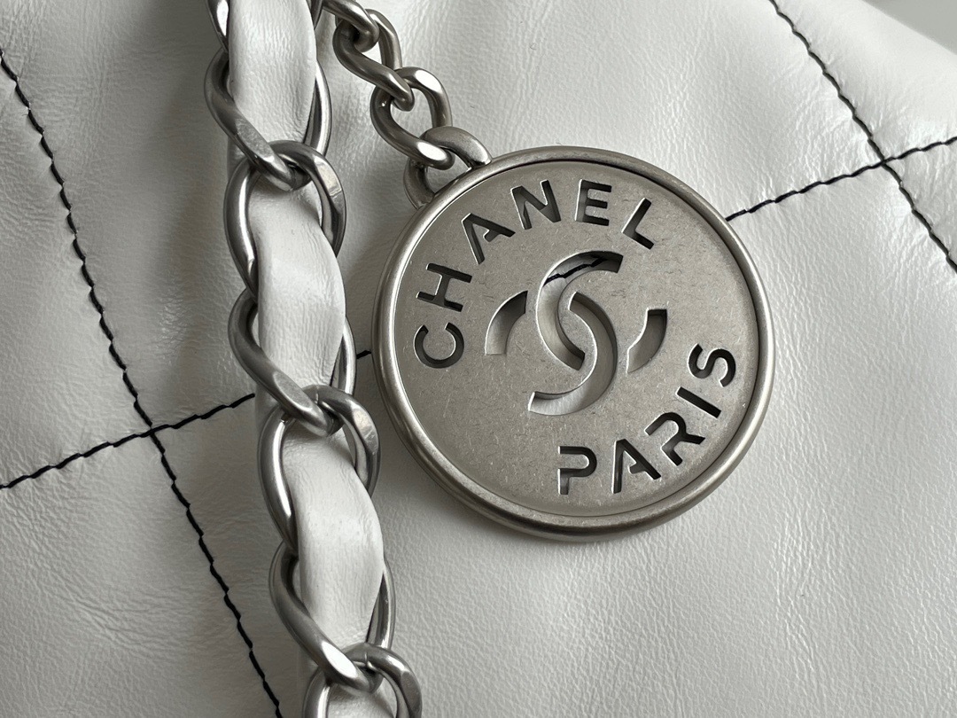 FDACDB16-5017-4379-ADDB-6C5BB705E8EE