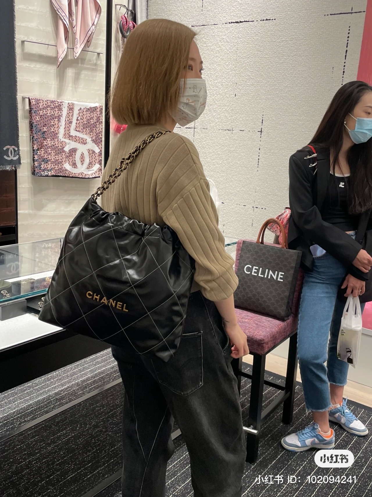 B2FEC6B5-CCFF-4DBD-996B-629390E1B56C