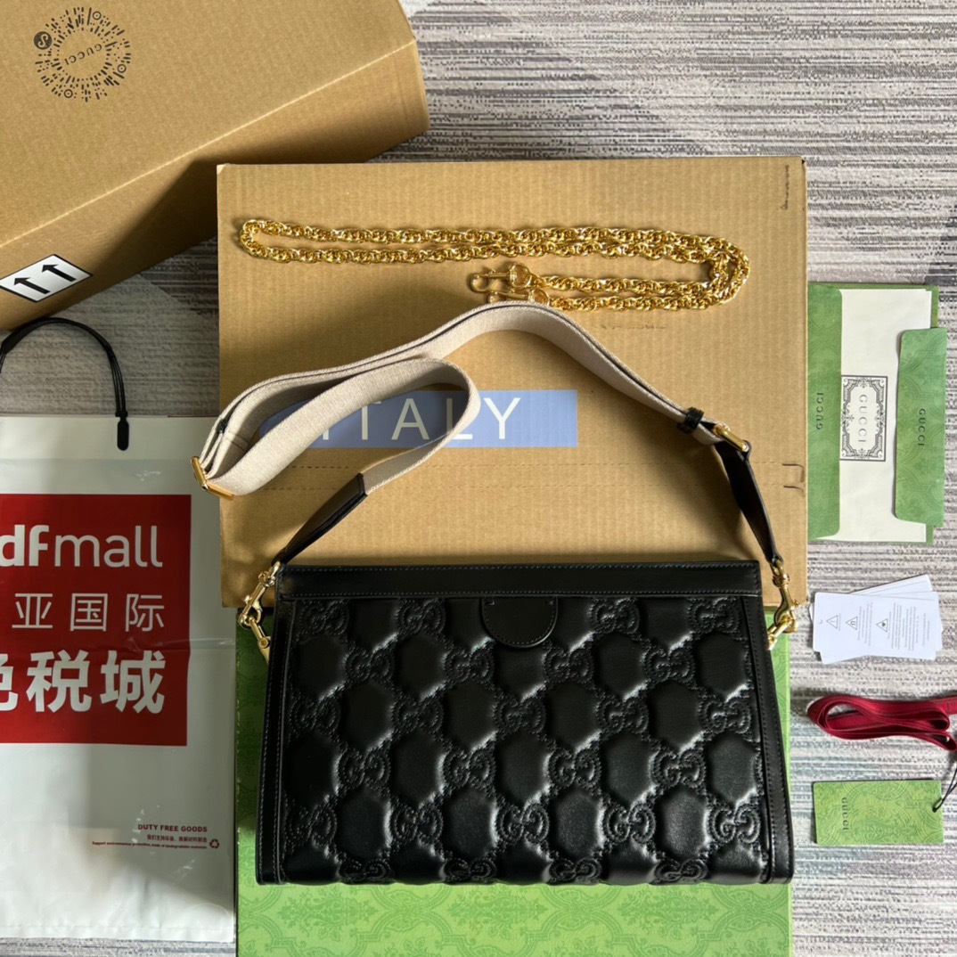 F02A1C78-8B6D-4F76-8596-E517875A8C8E