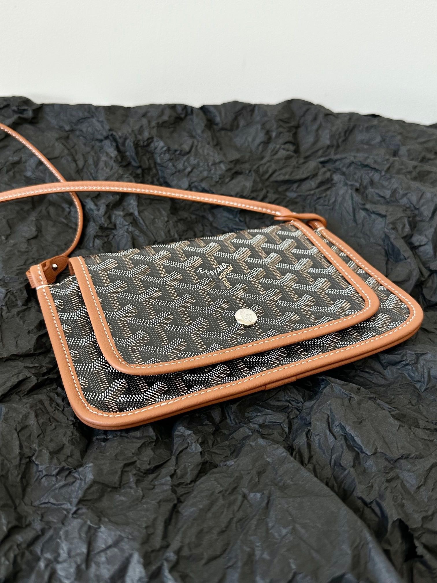 DCE4165D-D7A8-4E98-9E1C-5A61FEA9552D