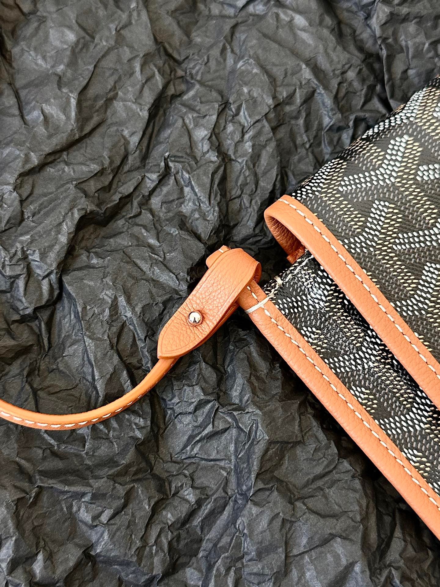 3D0ED9F7-DC17-47E2-8980-7601C0E8783A