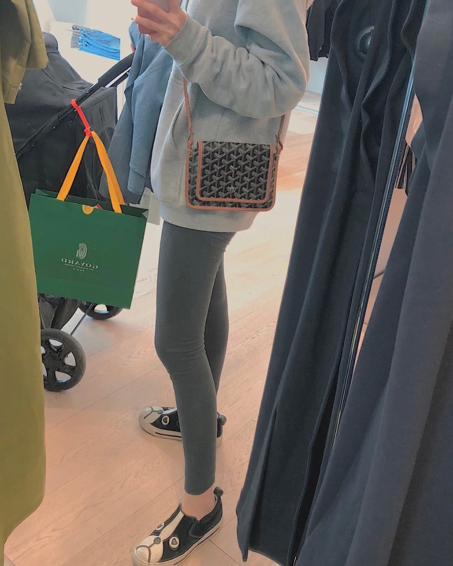 DE3440BB-AF58-473F-B1F6-4DA2783870BD