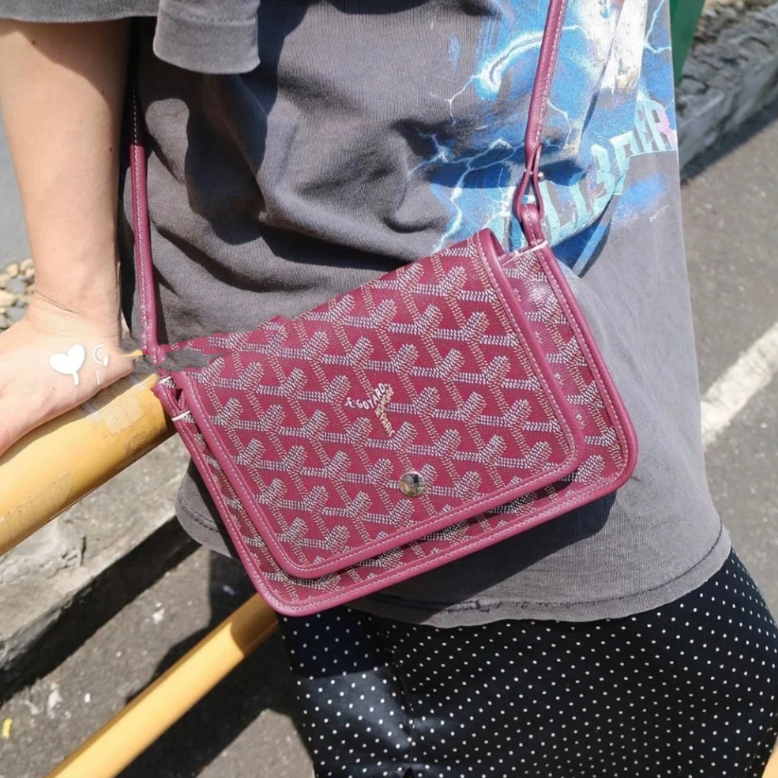 FD93DBF9-C85C-4839-A538-9684235C53D1