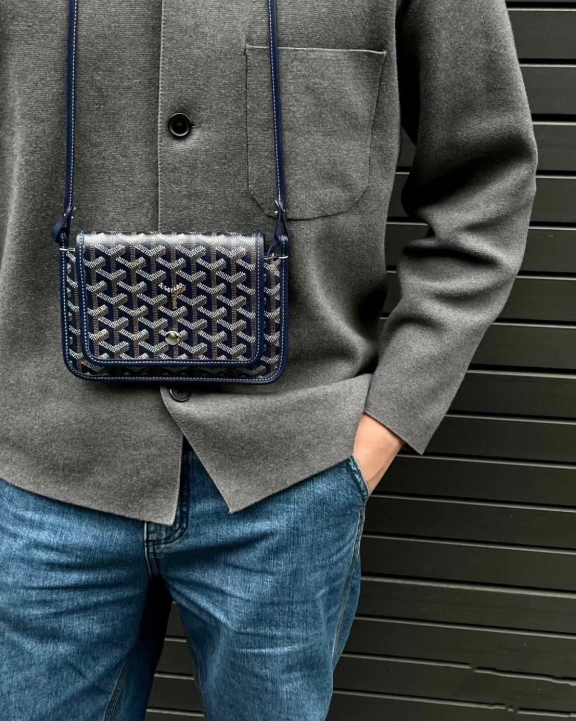 EE72D74E-6CA5-47C8-B4F7-0929A9B10427