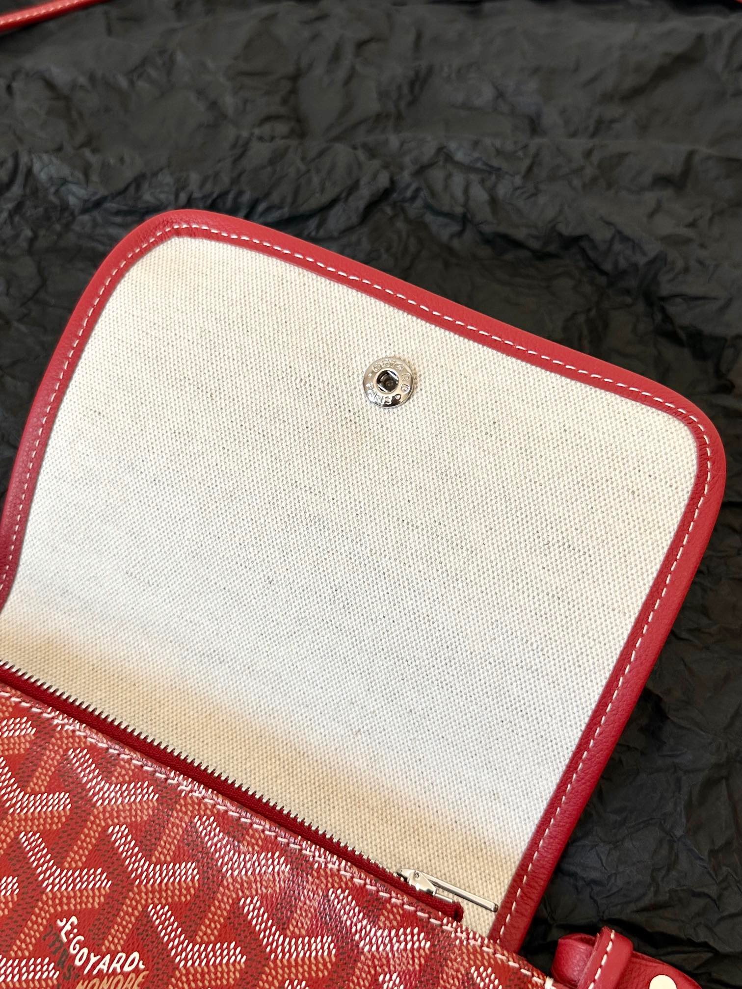 25DC24D6-03AA-4639-A787-4C059A90C244