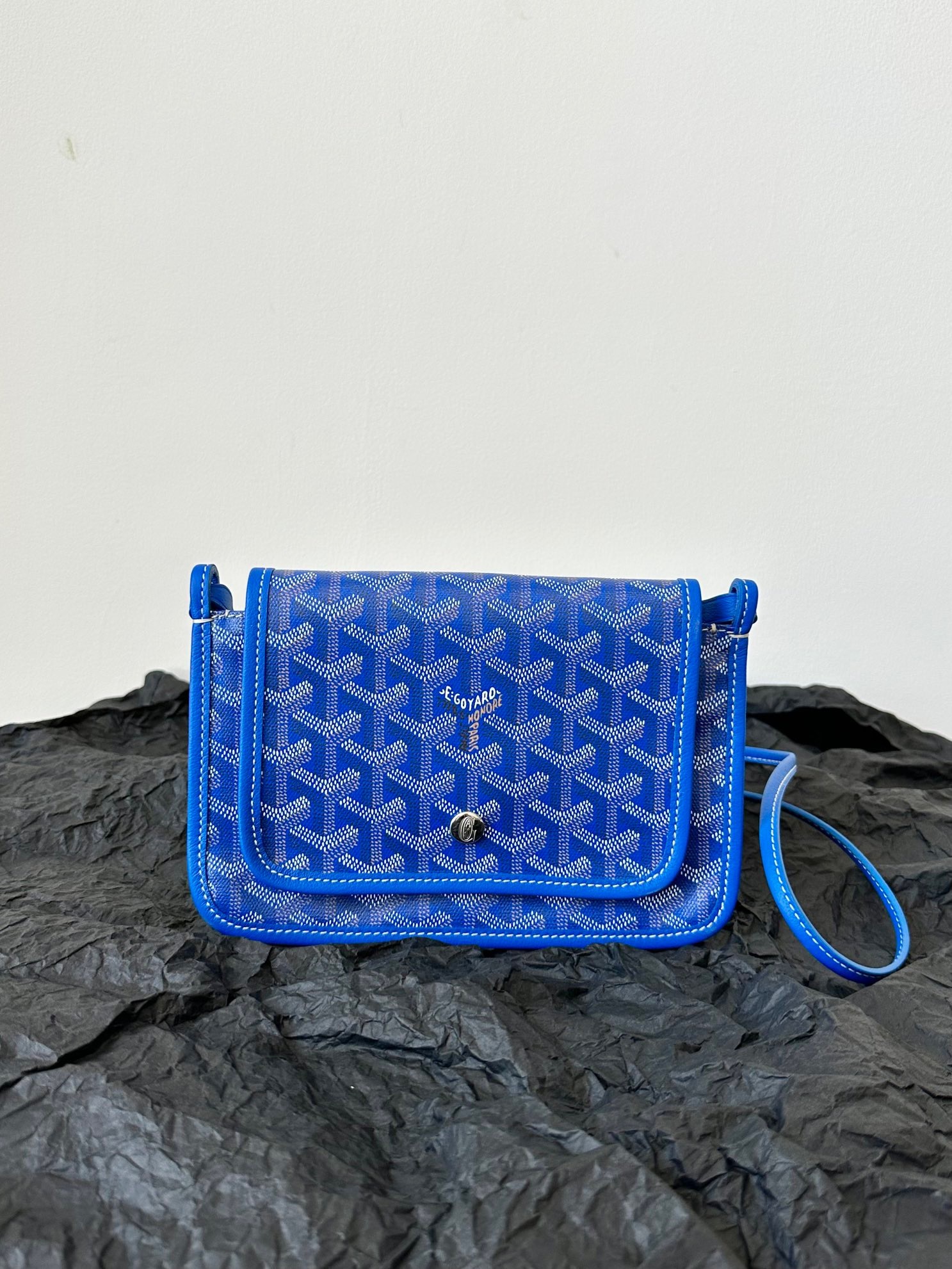 70541065-D179-42F8-8173-6B1B90A4B1FF