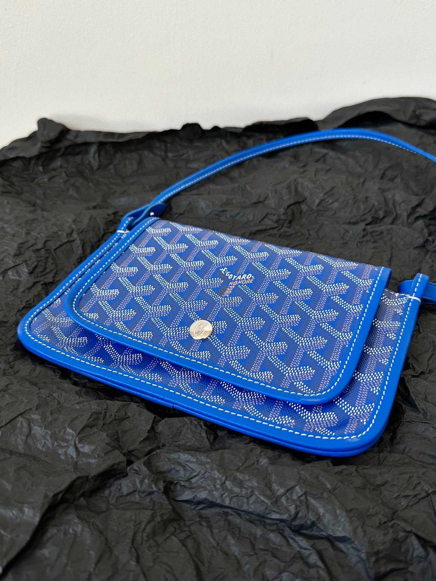 F828645E-D49C-4CCD-AB50-9E06D2FB4F29